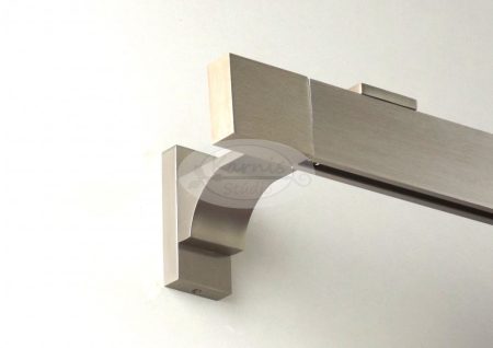 Design profilkarnis 1 sínes matt ezüst végzáróval, rövid vario tartóval 300 cm felett