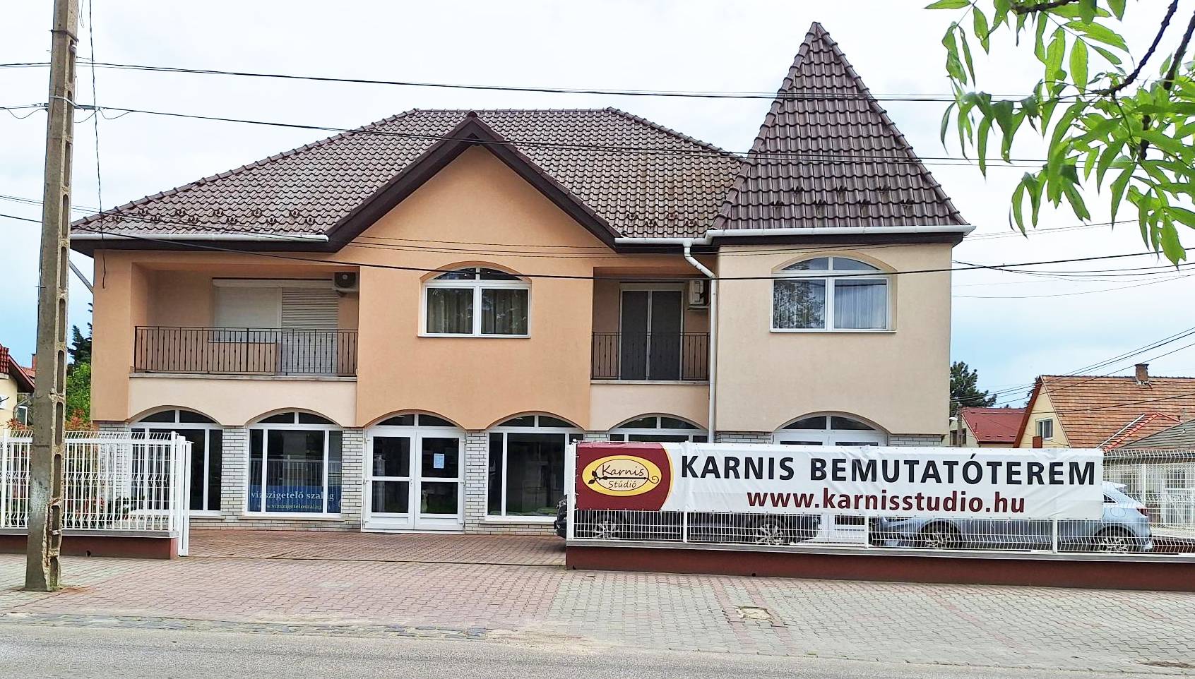 Karnis Stúdió bemutatóterem 1172 Budapest, Cinkotai út 51. - www.karnisstudio.hu